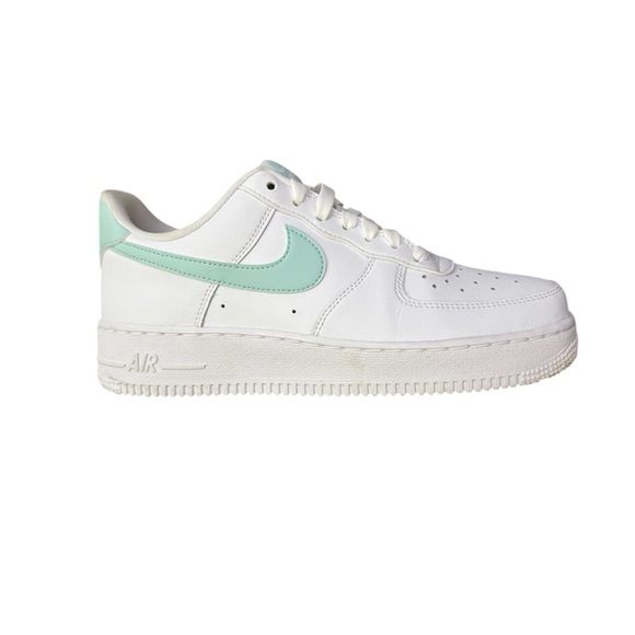 [Nike] Women’s Air Force 1 '07 - Picture 3 of 6